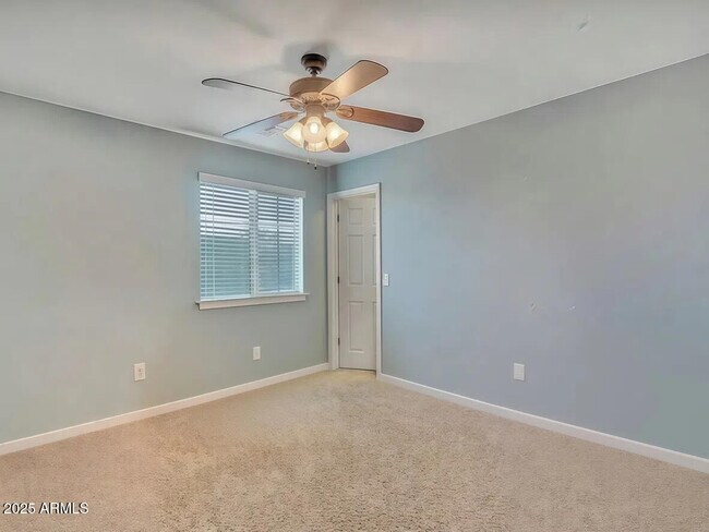 Building Photo - 7538 W Redbird Rd