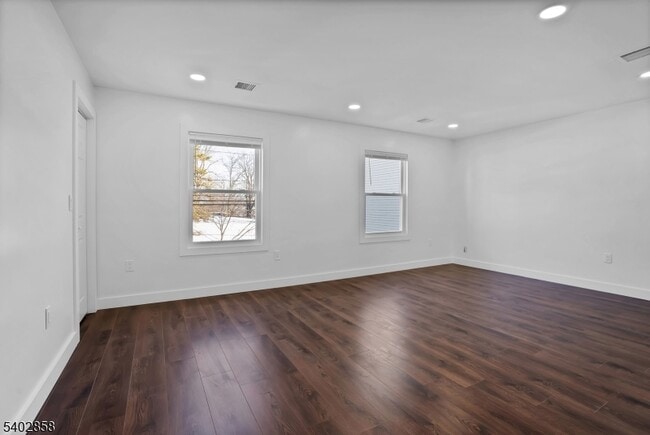 Building Photo - 651 S 17th St