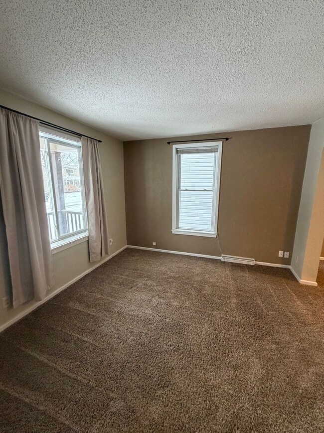 Building Photo - AVAILABLE NOW - 3 bed/1.5 bath Home In Superior with Bonus Room!