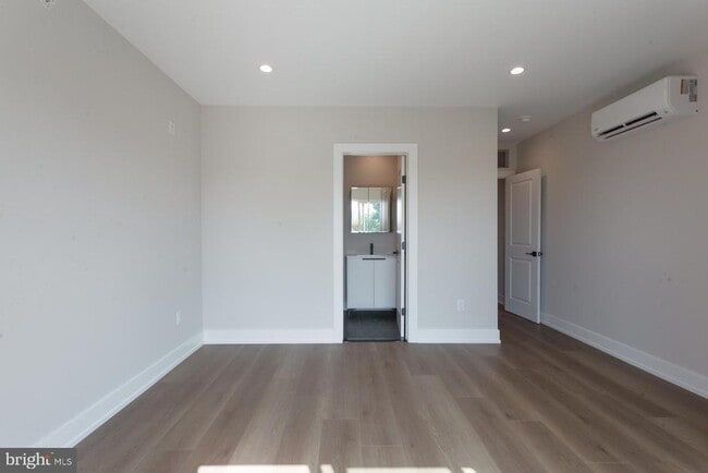 Building Photo - 3849 Fairmount Ave