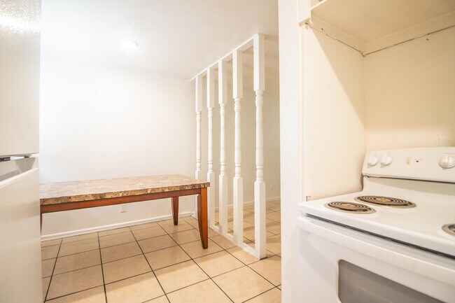 Building Photo - 1610 45th St