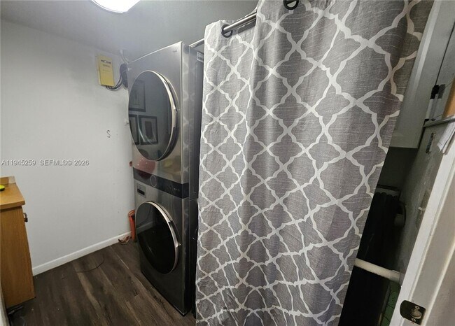 Building Photo - 1448 Churchill Cir