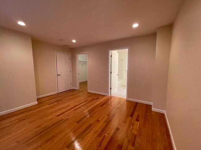 Building Photo - 53 Brewster Rd