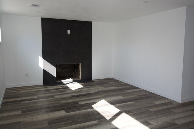 Building Photo - 8585 E Costilla Pl