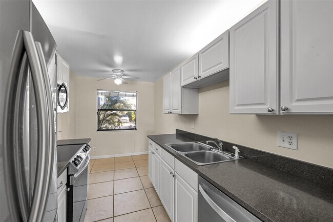 Building Photo - 9866 Nob Hill Ct