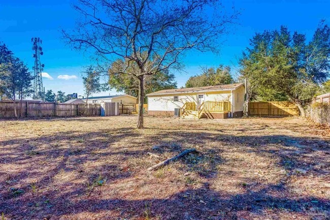 Building Photo - 211 Evergreen Dr