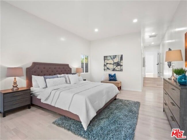 Building Photo - 17601 Rhoda St