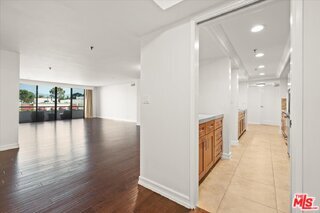 Building Photo - 10660 Wilshire Blvd