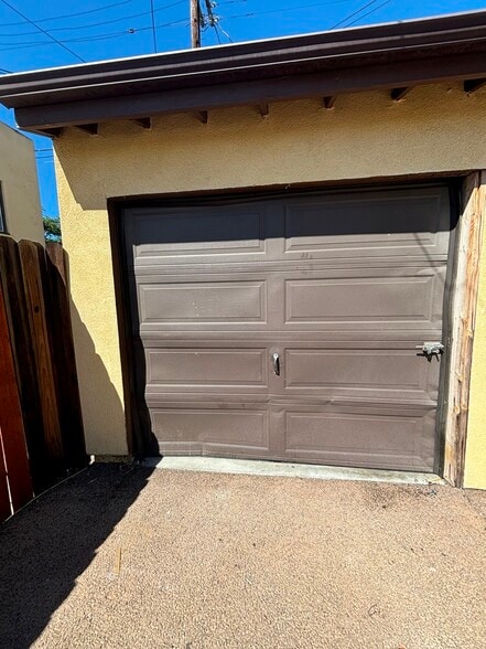 Building Photo - 314 E 120th St