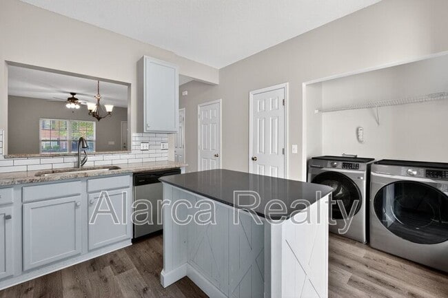 Building Photo - 2817 Summergrove Ct