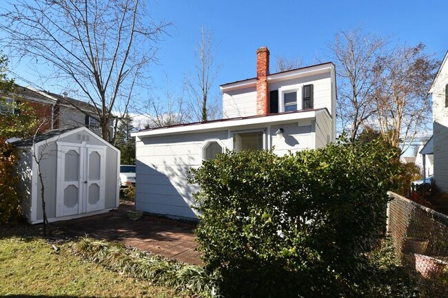 Building Photo - 918 Mercer St