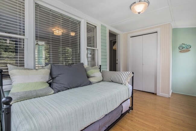 Building Photo - 39 Cable Rd