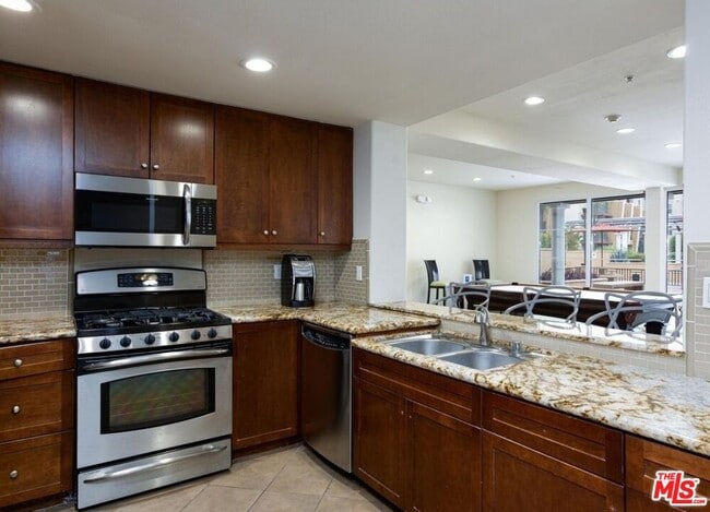 Building Photo - 360 W Ave 26