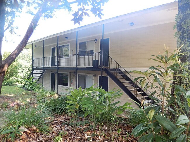 Building Photo - 448 Belmont Rd