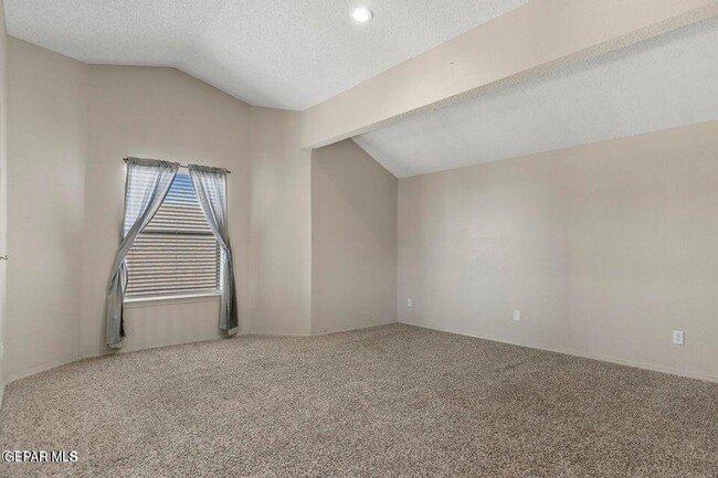 Building Photo - 12391 Paseo Nuevo Dr