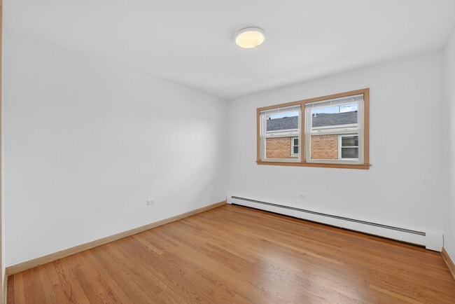 Building Photo - 8312 W Summerdale Ave