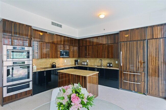 Building Photo - 50 South Pointe Dr