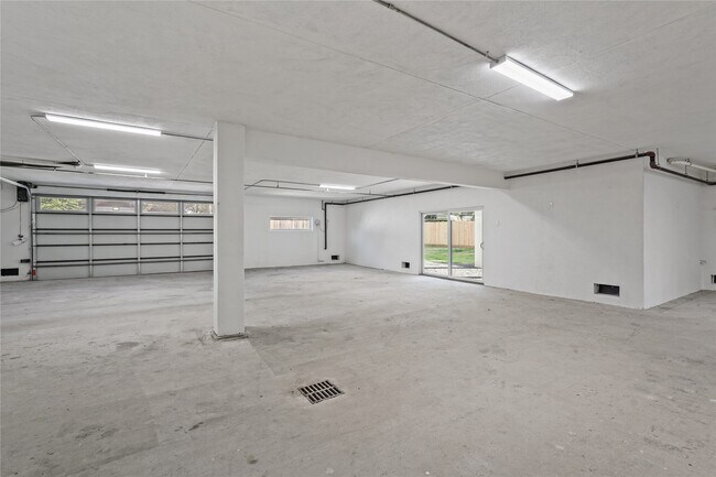 Building Photo - 4903 Braesvalley Dr