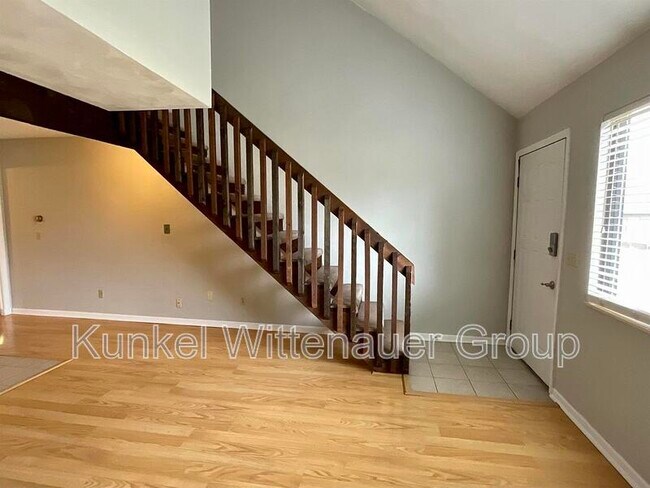 Building Photo - 435-7 Ponderosa Ave