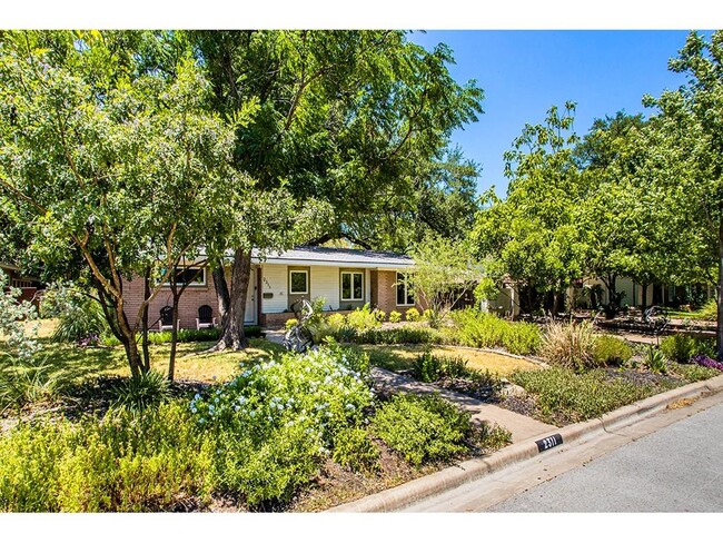 Building Photo - 2311 Westforest Dr