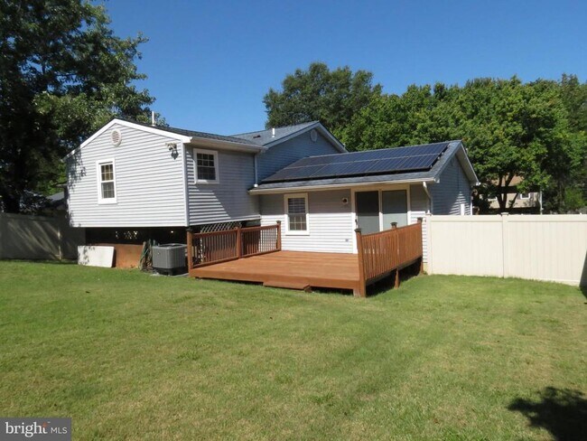 Building Photo - 1513 Wampanoag Dr