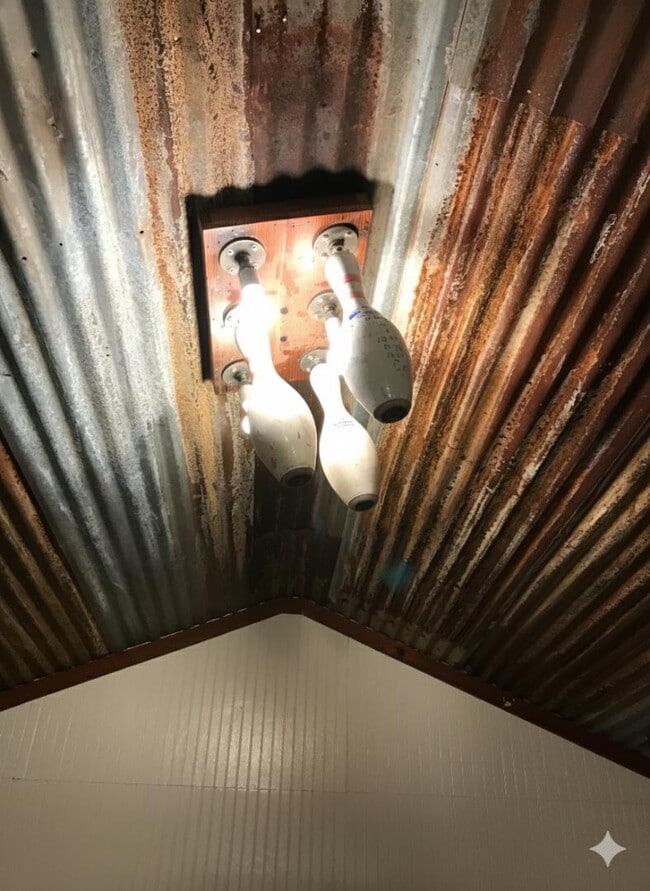 Building Photo - 601 Live Oak St