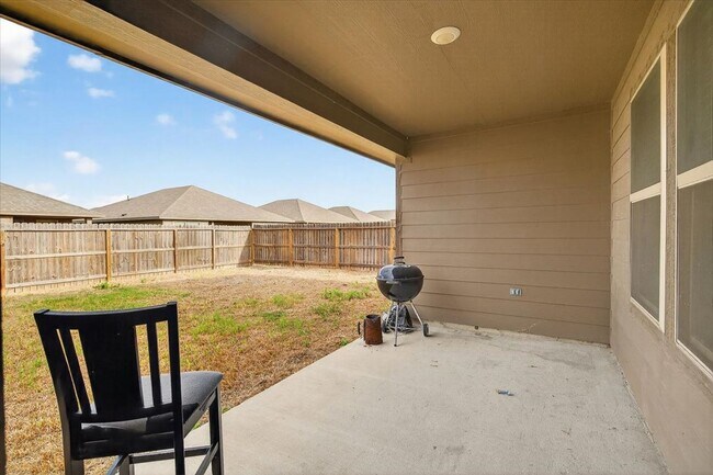 Building Photo - 3909 Shiva Dr