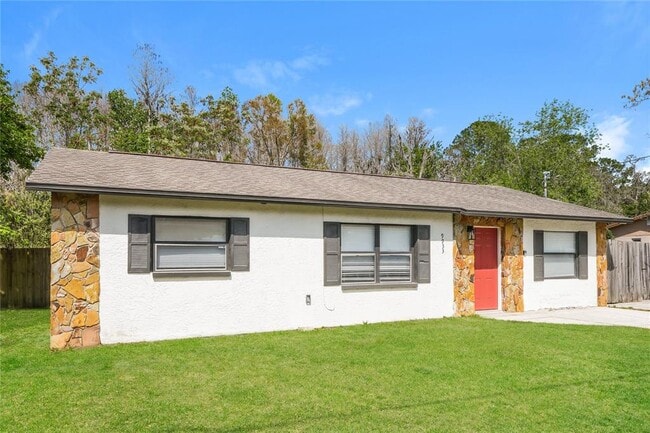 Building Photo - 9933 Lake Dr