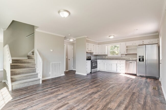 Building Photo - 1311 Mini Ct N