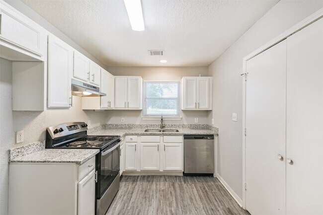 Building Photo - 617 Avenue I