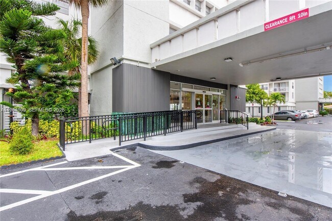 Building Photo - 16740 NE 9th Ave