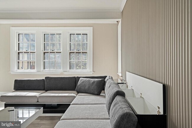 Building Photo - 415 City Ave