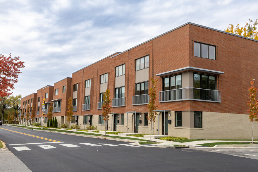 Building Photo - 818 7th St