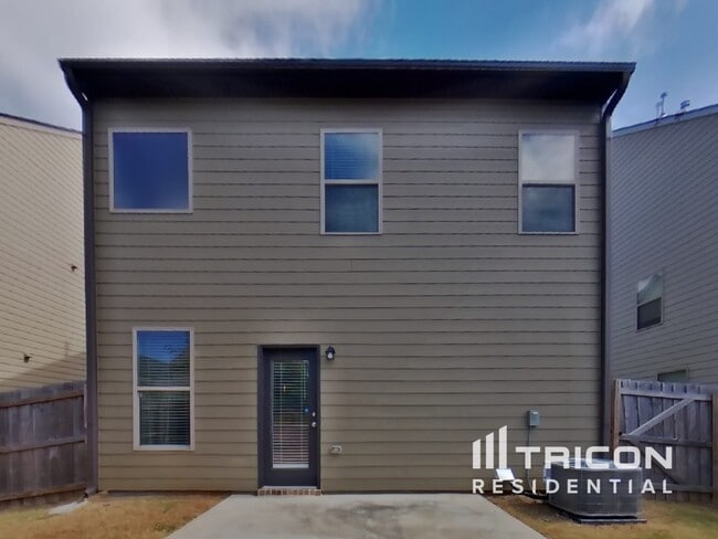 Building Photo - 388 Emporia Loop