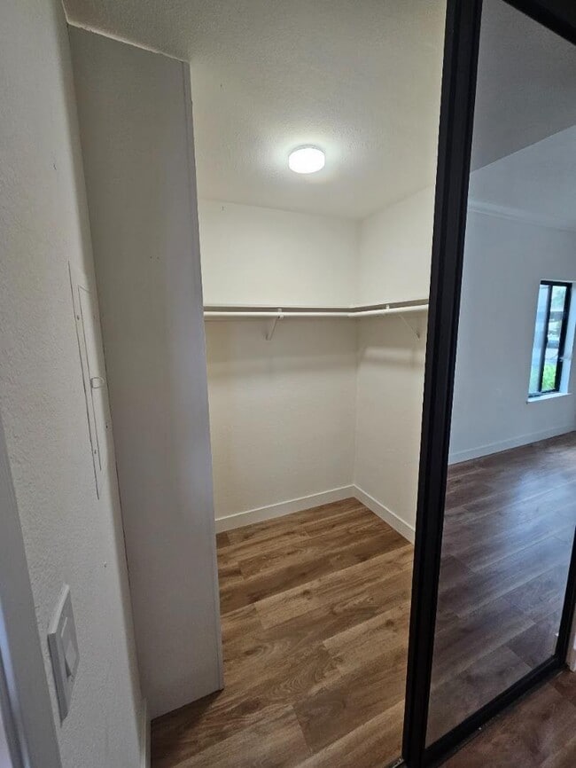 Building Photo - 55 Cove Ln