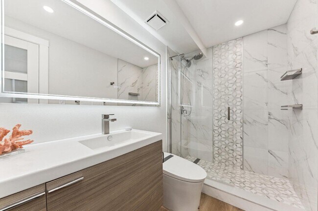 Building Photo - 108 Paradise Harbour Blvd