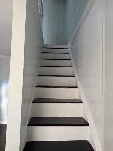 Building Photo - 1304 17th Ave N