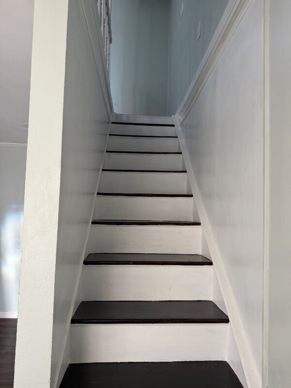 Building Photo - 1304 17th Ave N