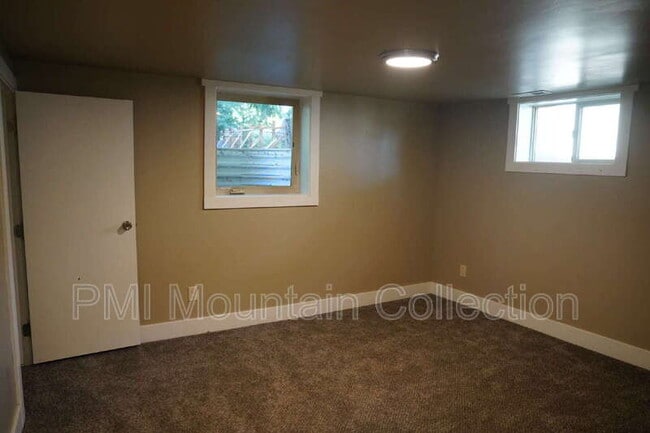 Building Photo - 249 S 400 E
