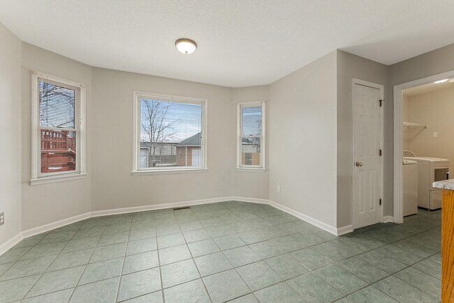 Building Photo - 103 Springview Ln