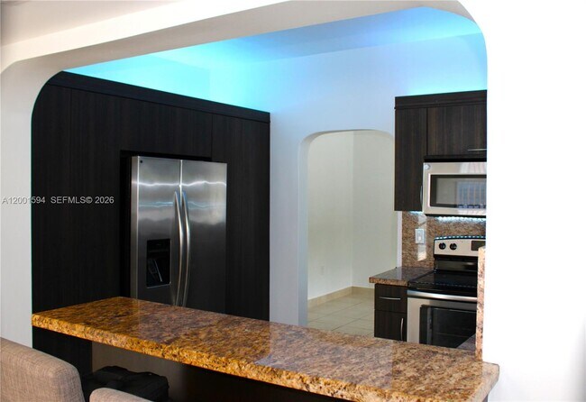 Building Photo - 2253 SW 10th St