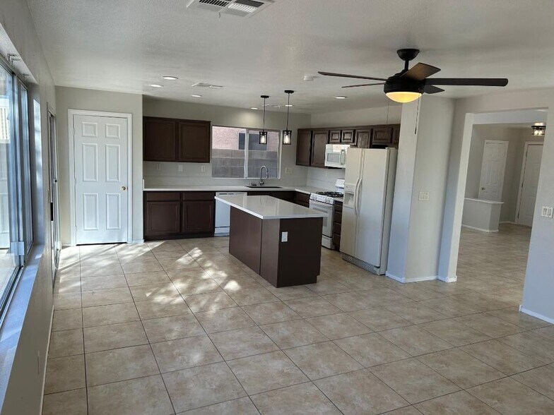Building Photo - 8997 Ivybridge St
