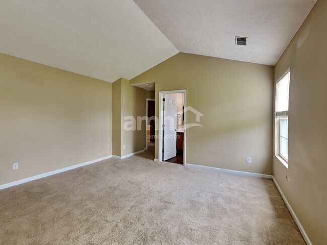 Building Photo - 2315 Hayward Ln