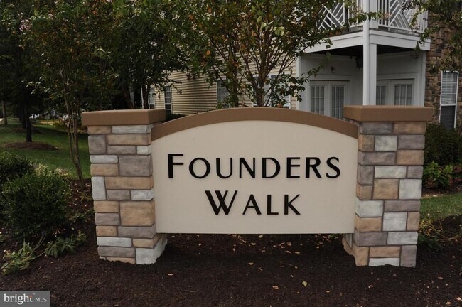 Building Photo - 5958 Founders Hill Dr
