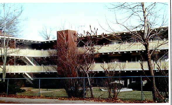 Building Photo - Pinewood Apartments