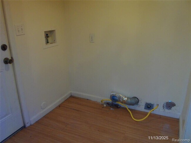 Building Photo - 17048 Lowell St