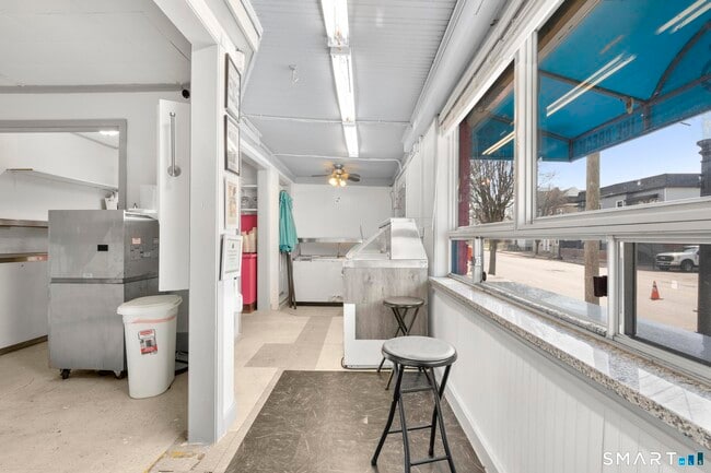 Building Photo - 712 Madison Ave