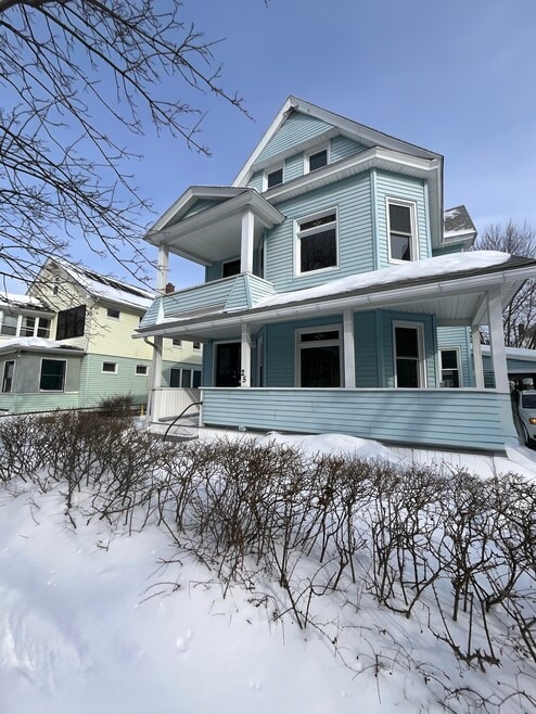 Building Photo - 25 Malden St