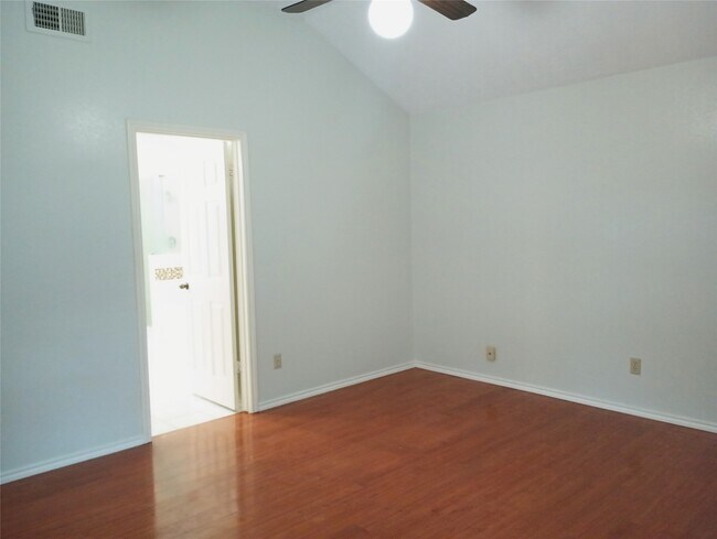 Building Photo - 16355 Flint Run Way