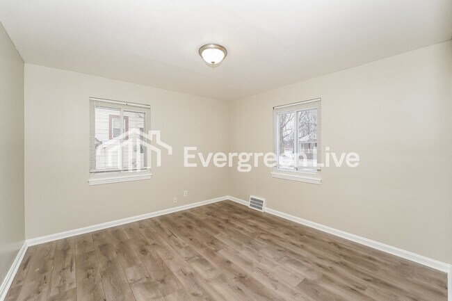 Building Photo - 23200 Blackstone Ave